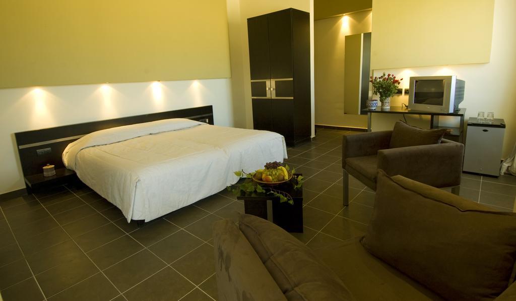 Suite with Garden View